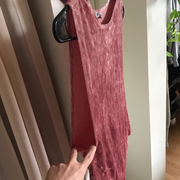 crushed velvet pink bodysuit with snaps - Picture 3 of 6